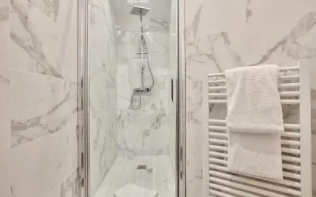 62-Luxury Flat Champs Elysees (1g)