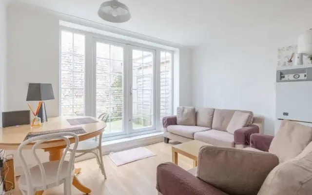 Studio W/private Patio Heart of Brixton, London!