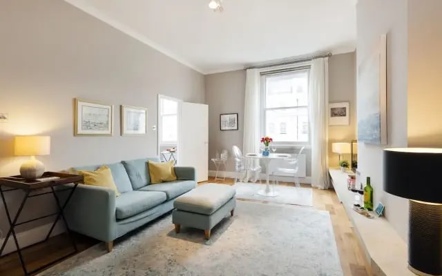 The Gloucester Victorian Mansion House - ST01