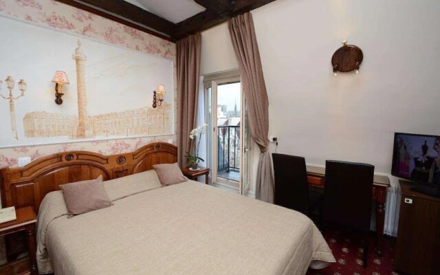 Familia Hotel