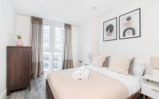 Charming 2BR 2BA Near Tower Bridge
