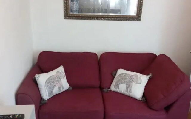 Lovely 1 Bedroom Apartment With Garden