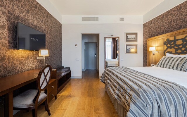 Отель Eurostars Metropole