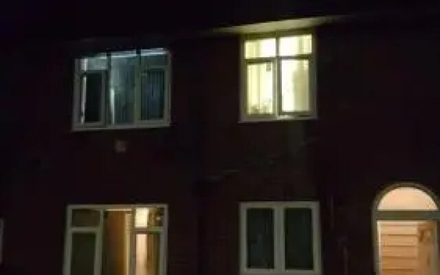 Splendid 4Bedrooms shared Home