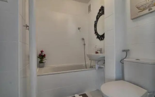 Ajax Apartments Rondo Onz