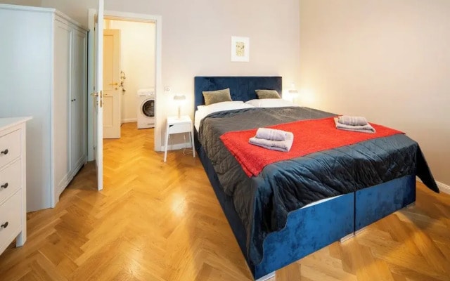 1 Bed Flat - Sleeps 5 - Parking - Wifi