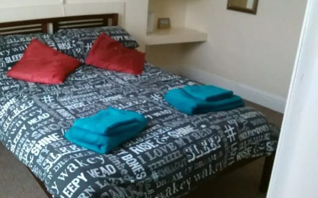 leedshouse guest house