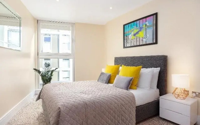 Luxurious Lanterns Court Two-Bedrooms Apartments