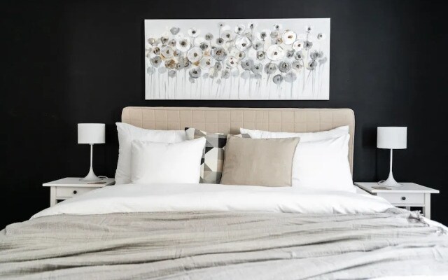 Luminous 1br next to Puu-Vallilla