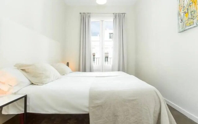 4bedroom apartment with a balcony in Las Ramblas 3 2