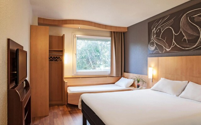 Отель ibis Barcelona Meridiana