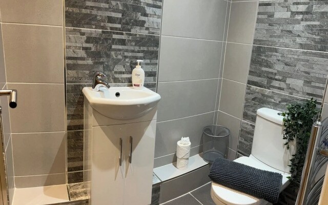 City Centre 1 Bed Sleeps 4 H5