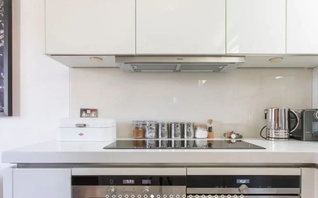 New and Modern House for 6 Battersea