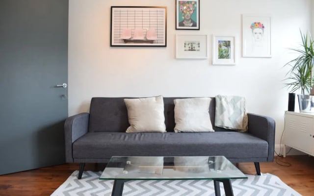 Modern 2 Bedroom Flat in Queen's Park