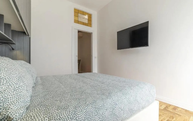 Rione Prati Elegant Apartment With Balcony