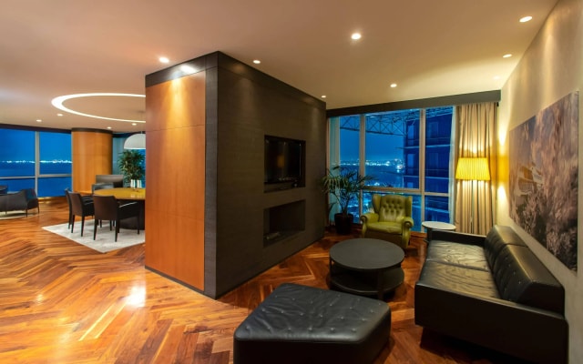 Отель DoubleTree By Hilton Istanbul Moda