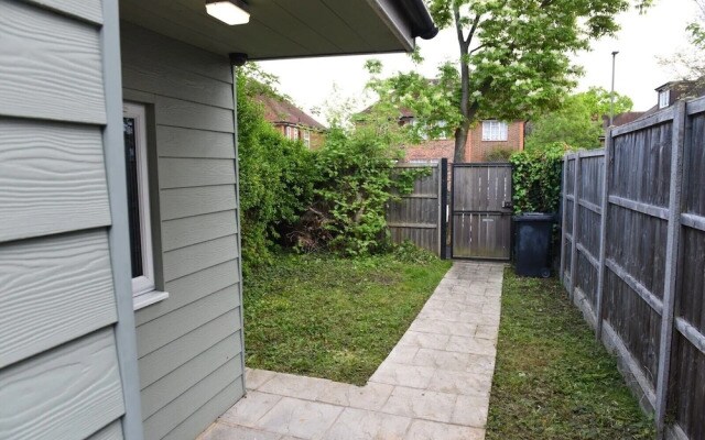 Beautiful 1-bed House in Edgware