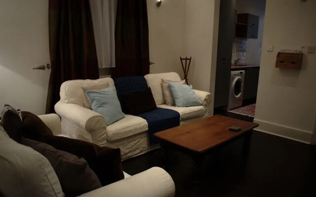1 Bedroom Apartment in West London