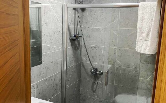 Aras Life Hotel
