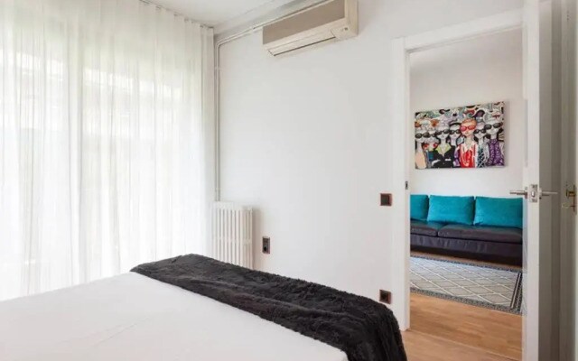 Art House Renoir Plaza Universitat Sant Antoni