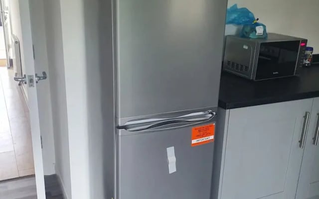 4 Bedroom Home - Sleeps 7, Pet Friendly & Parking
