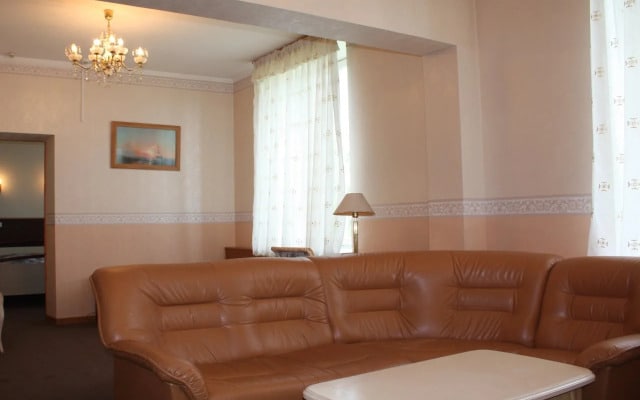 Tourist Hotel