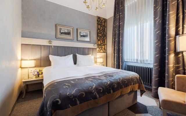 Отель Eurostars Metropole