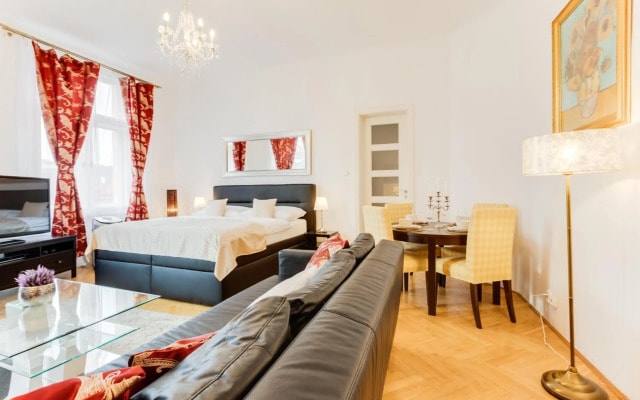 Old Town Square Royal Apartment