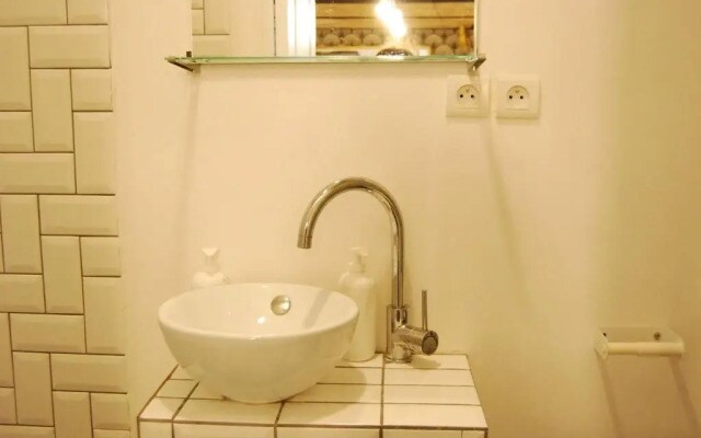 Nice 20m² district of BATIGNOLLES