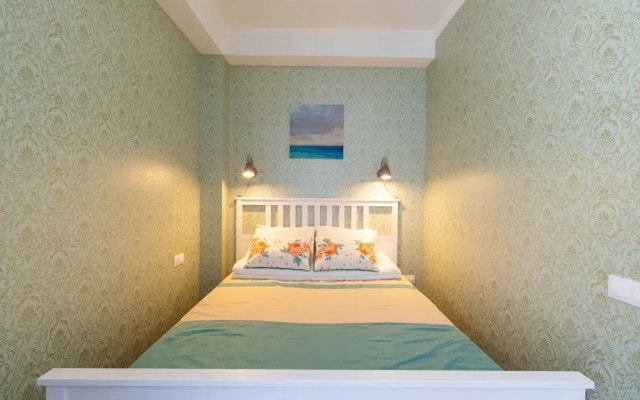 Vverkh Guest House
