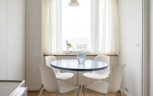 Bright Apt - Design District