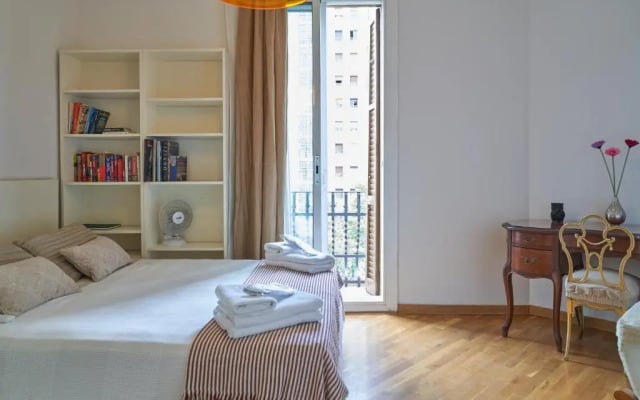 Spacious & comfortable flat in centric Eixample
