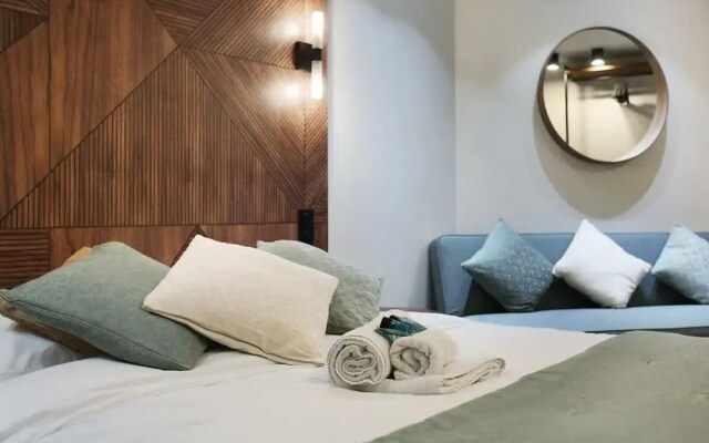 Modern Suite Center of Paris Montmartre