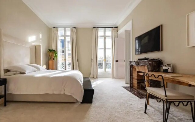 Luxury 3BR Flat Near the Champs Elys es