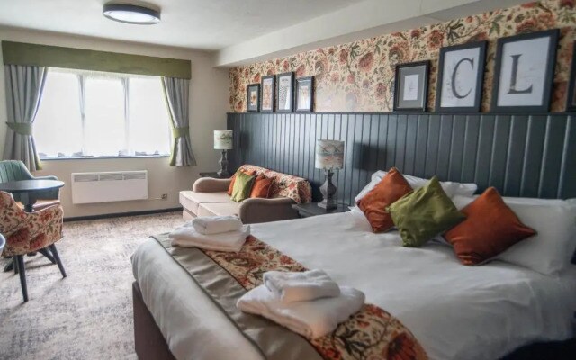Cat & Lion Country Pub and Hotel