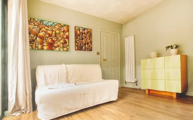 Tranquil Catford Retreat: Sleeps 4, With Garden