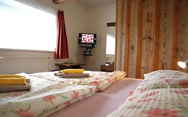 Hotel 66