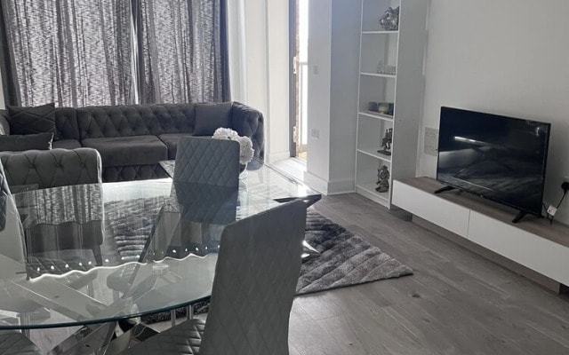 Luxury Stunning 1-bed Apartment in London