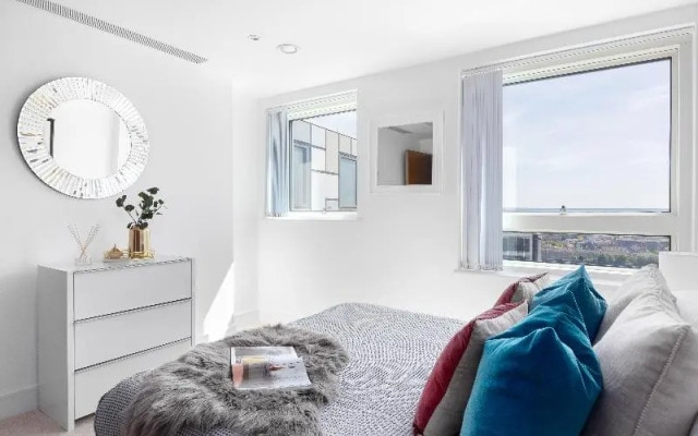 Lincoln Plaza Two-Bedroom Apartments