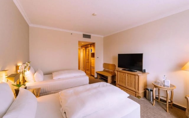 Atomis Hotel Munich Airport by Mercure