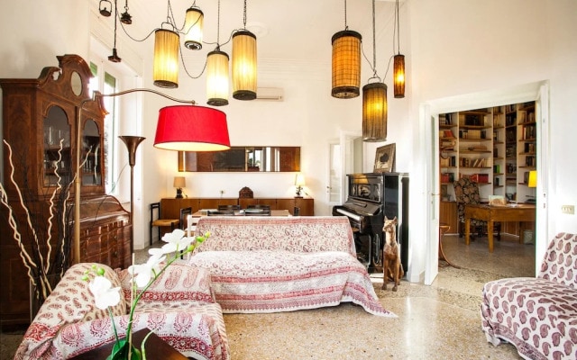 Wanderlust, 3 Bedroom Air Conditioned Apartment in Trastevere