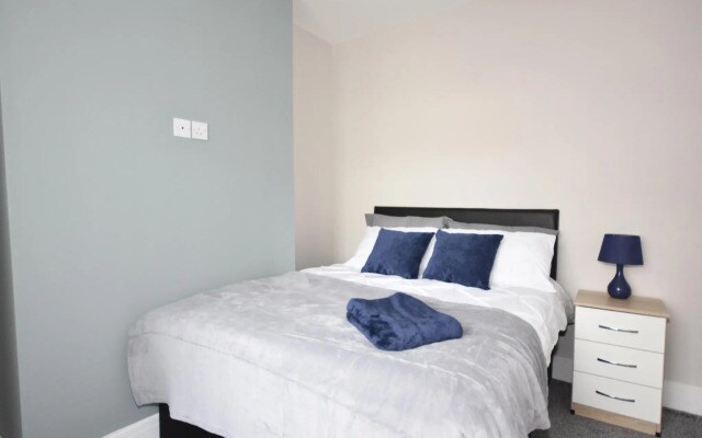 Townhouse @ 32 Penkhull New Road Stoke