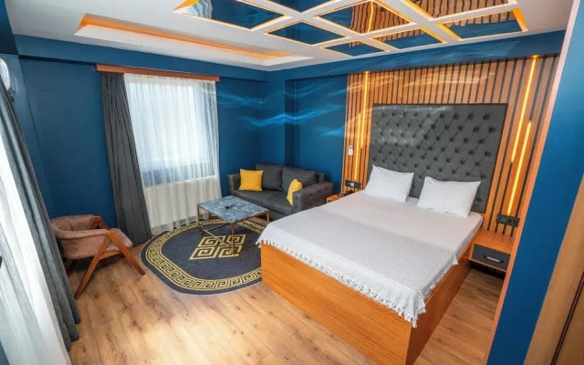 Royal Nest