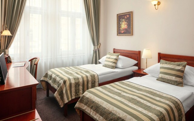 Amigo City Centre Hotel
