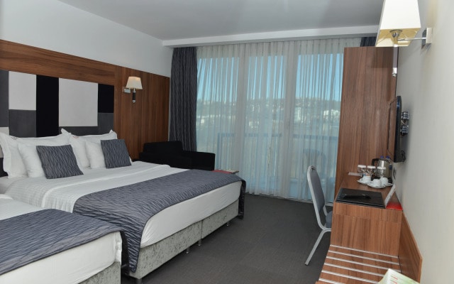 Lova Hotel & SPA