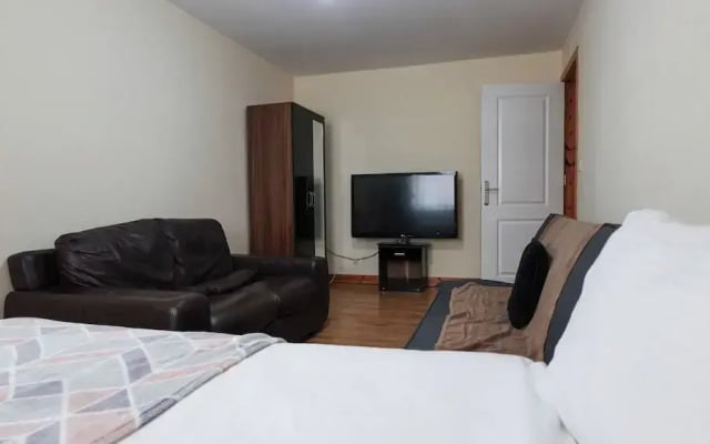 Royal Living Apartment