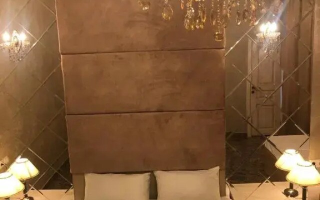 Grand Deluxe Hotel