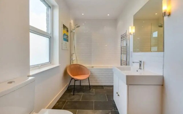 1 Bedroom West London Home