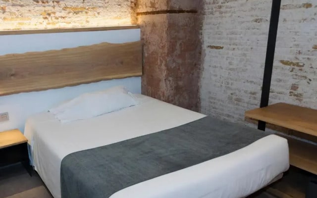 Hostal Paris
