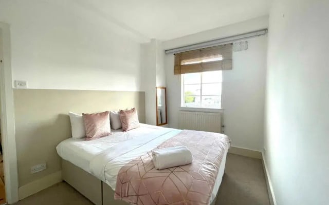 Hyde park Paddington studio